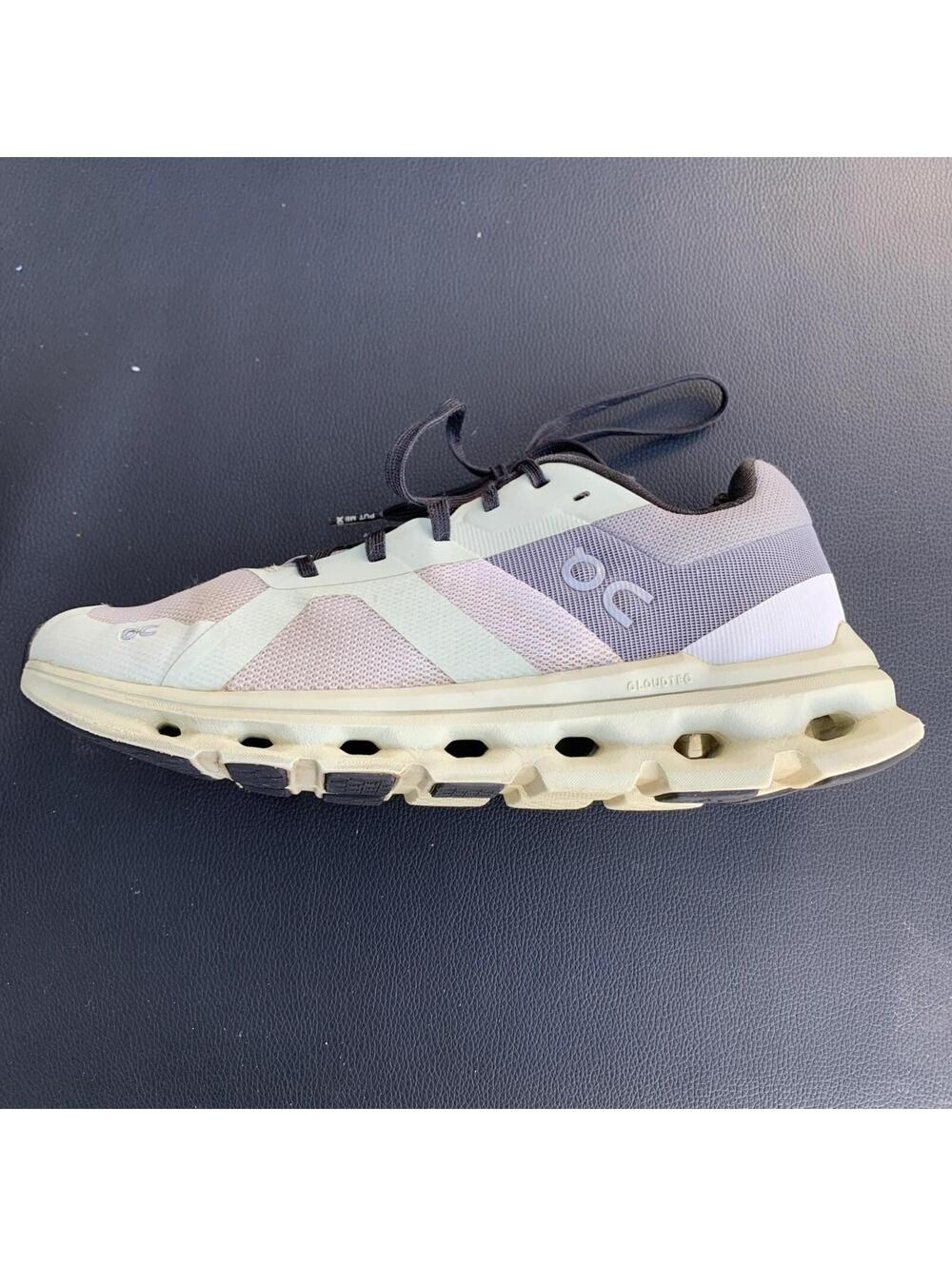 On Cloud Sneakers Womens Sz 7 - Picture 3 of 9